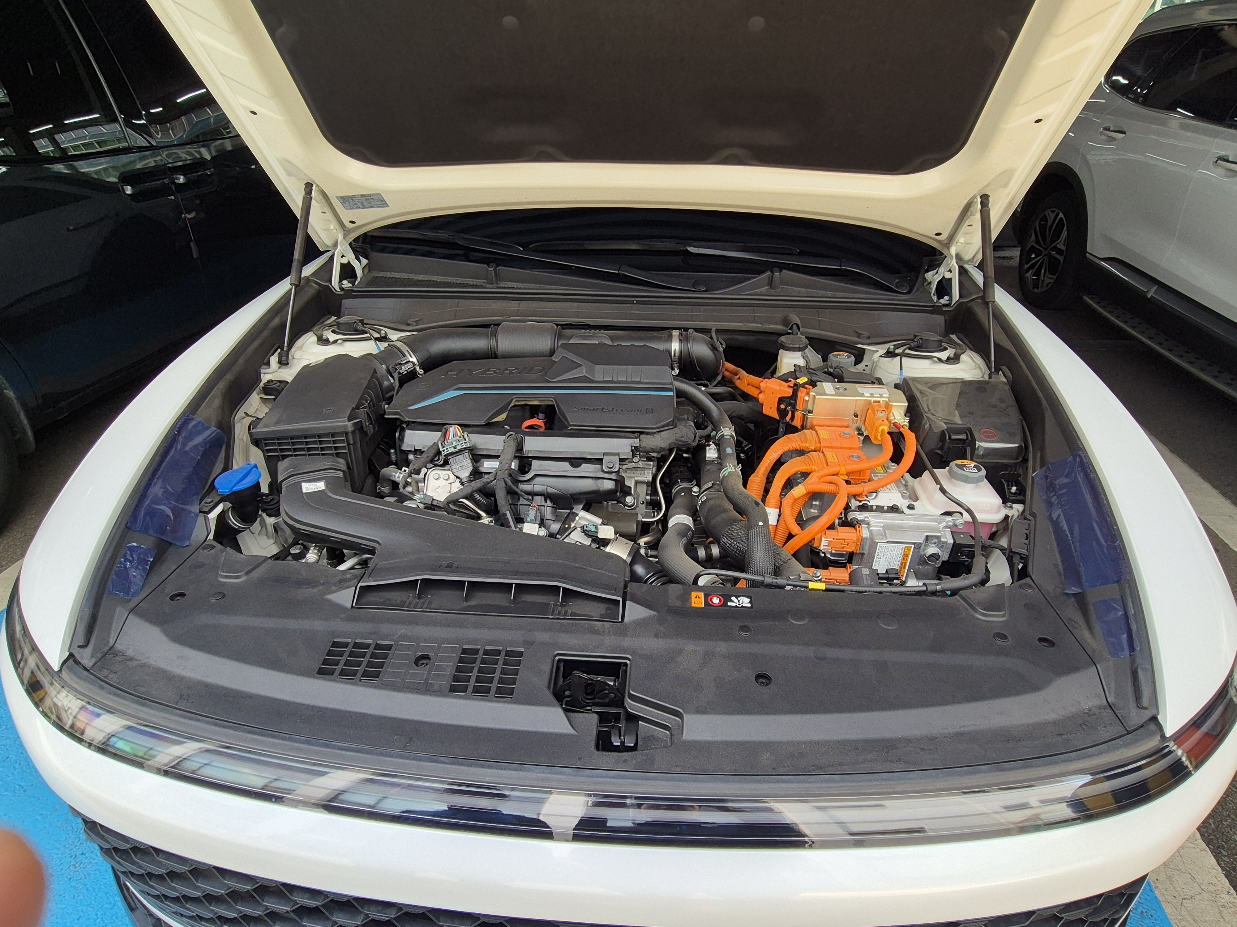 HYUNDAI GRANDEUR HYBRID GN7 2023