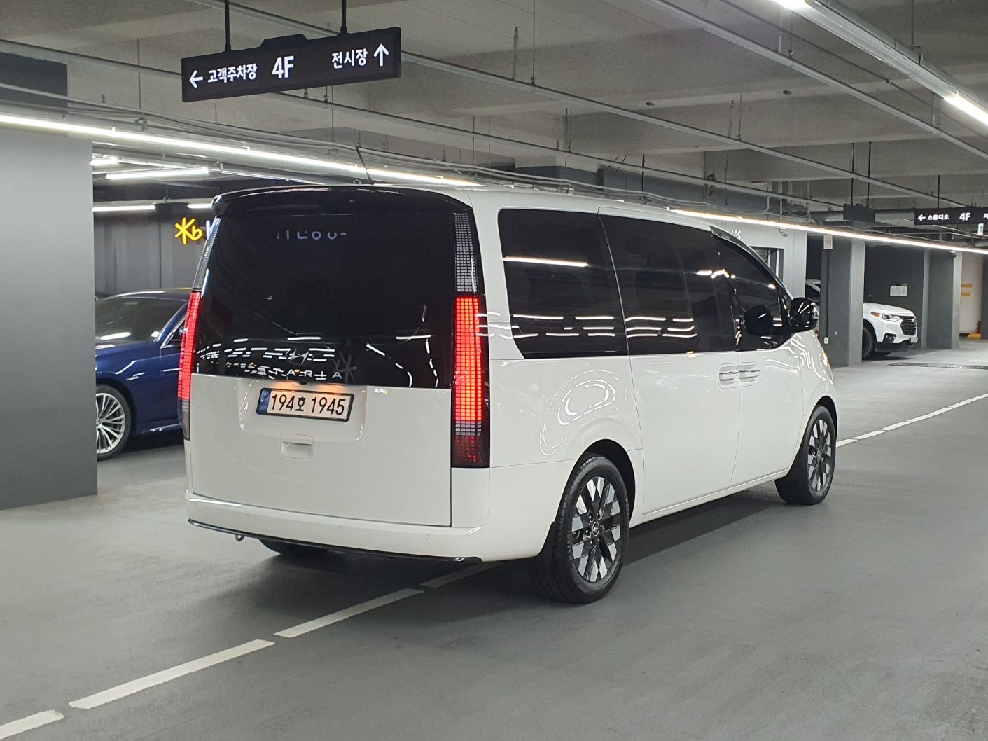 HYUNDAI STARIA 2022