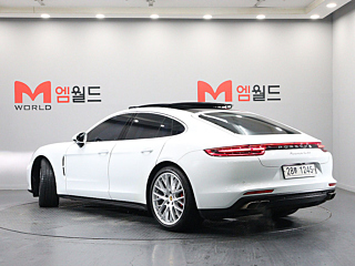 PORSCHE PANAMERA 971 2017