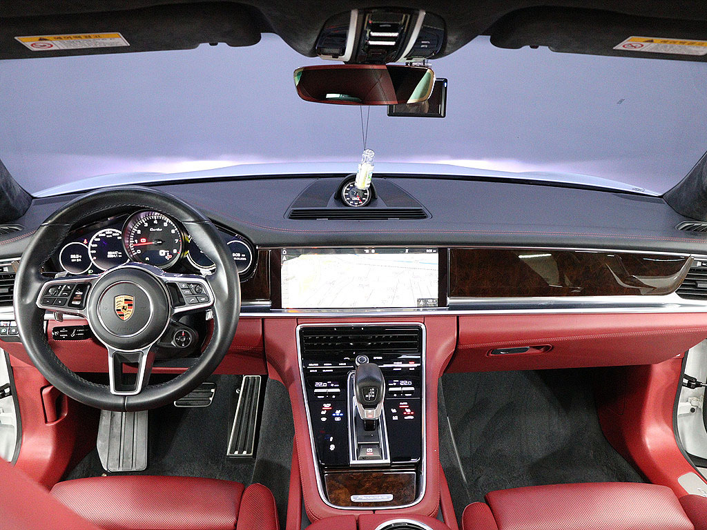 PORSCHE PANAMERA 971 2017