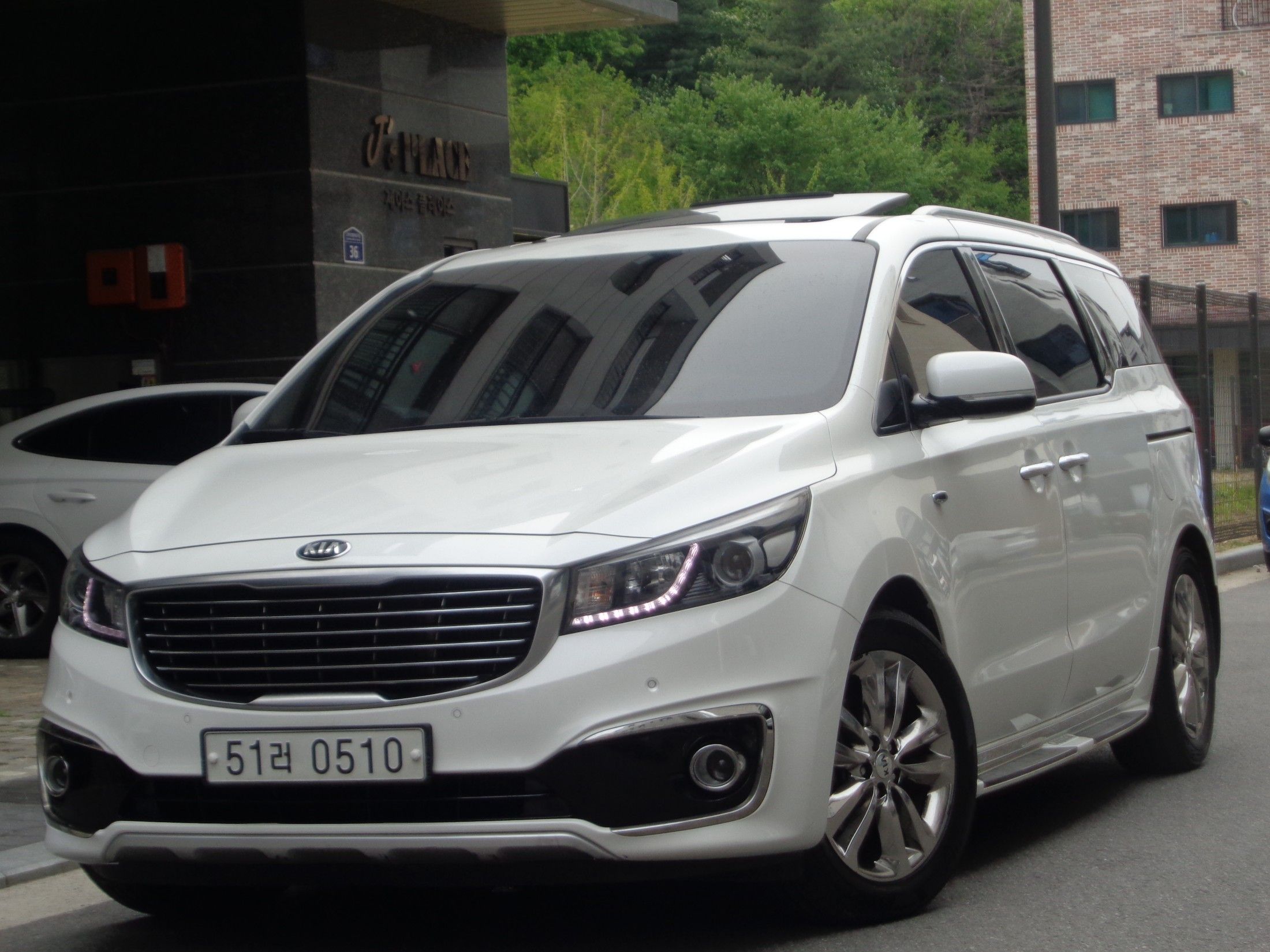 KIA CARNIVAL 2016