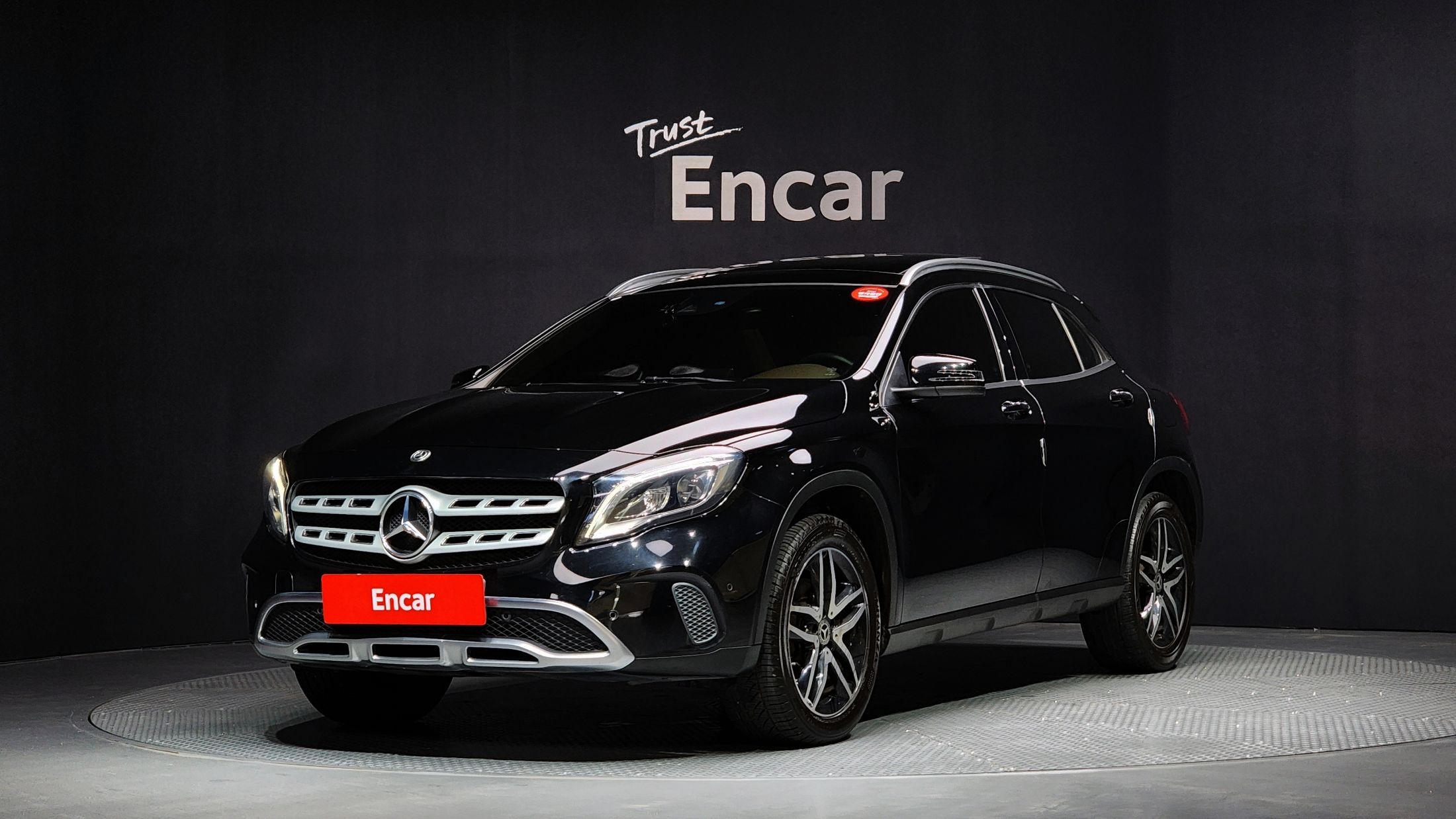 MERCEDES BENZ GLA-CLASS X156 2017