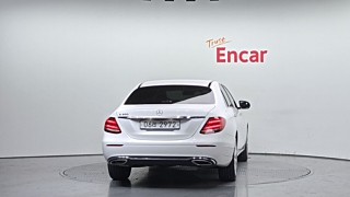 MERCEDES BENZ E-CLASS W213 2018