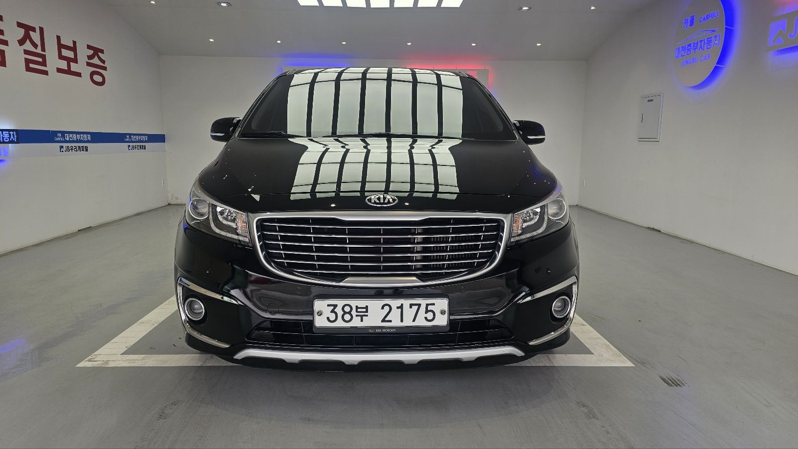 KIA CARNIVAL 2015