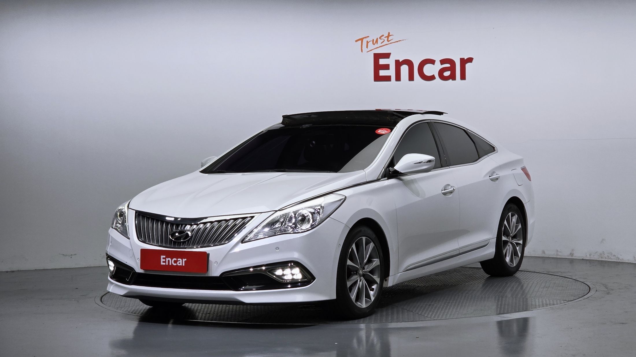 HYUNDAI GRANDEUR HG 2015