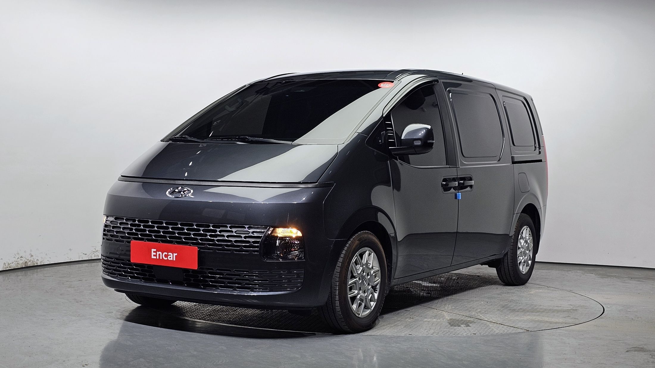HYUNDAI STARIA 2023