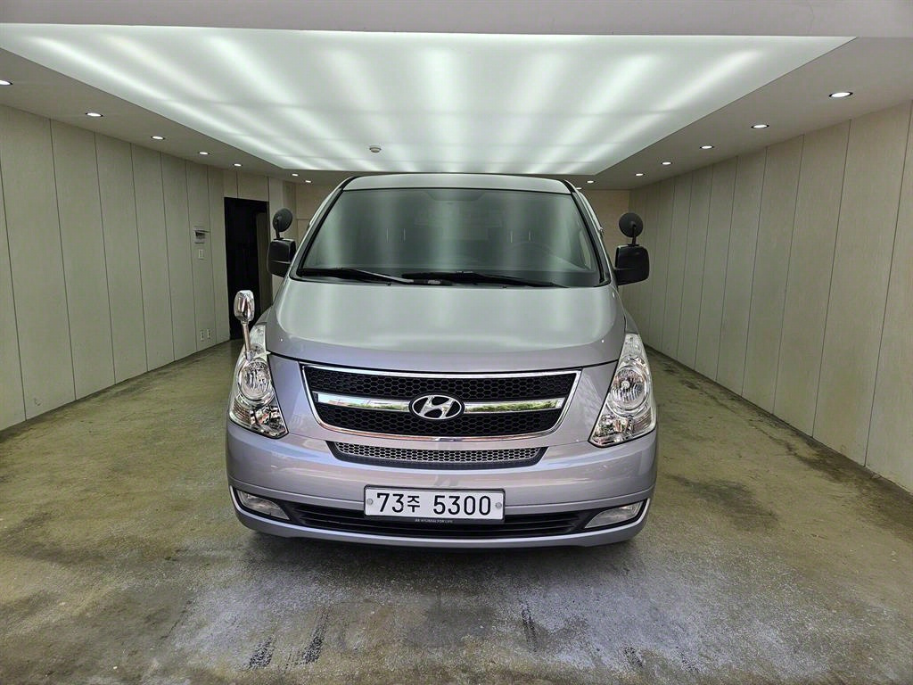 HYUNDAI STAREX GRAND