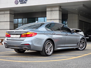 BMW 5-SERIES G30 2017