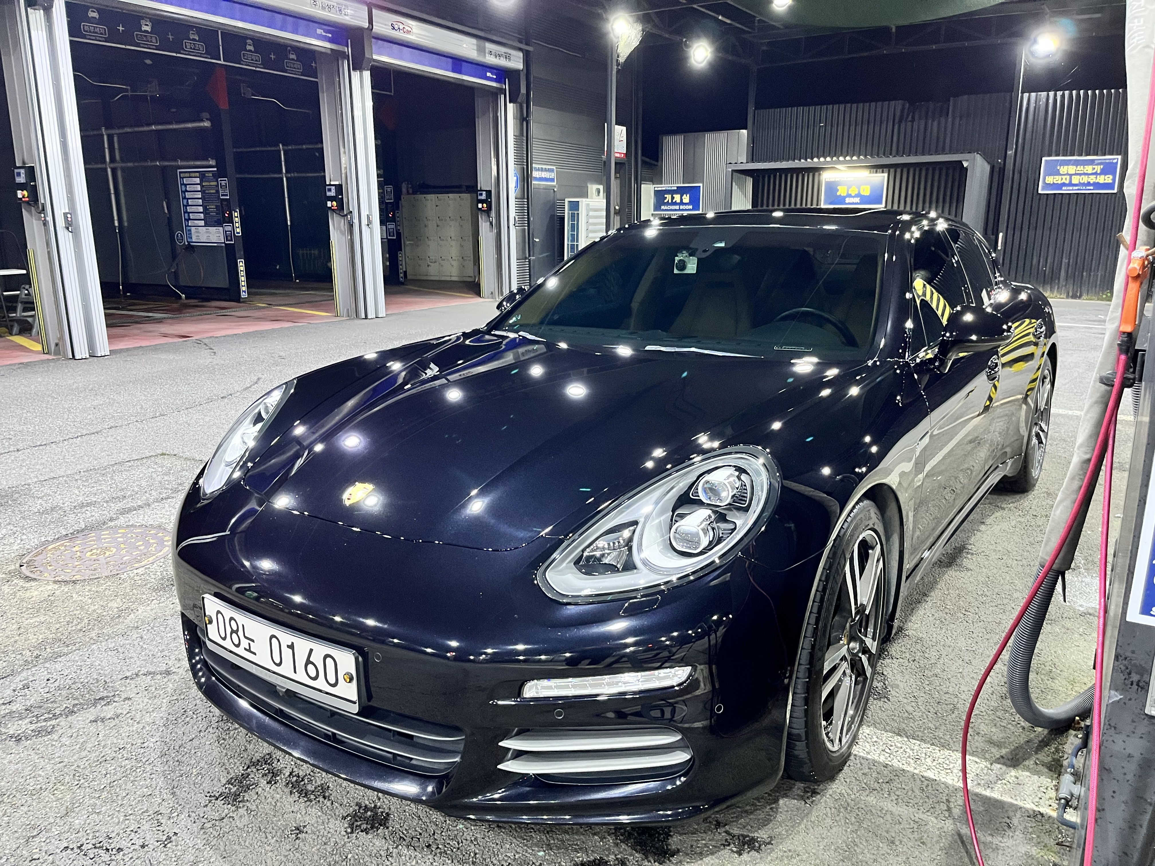 PORSCHE PANAMERA 2016