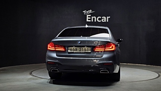 BMW 5-SERIES G30 2018