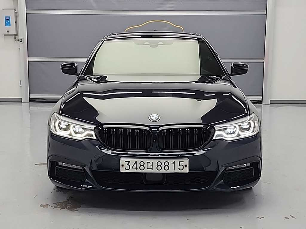 BMW 5-SERIES G30 2019