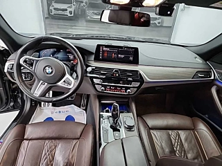 BMW 5-SERIES G30 2019