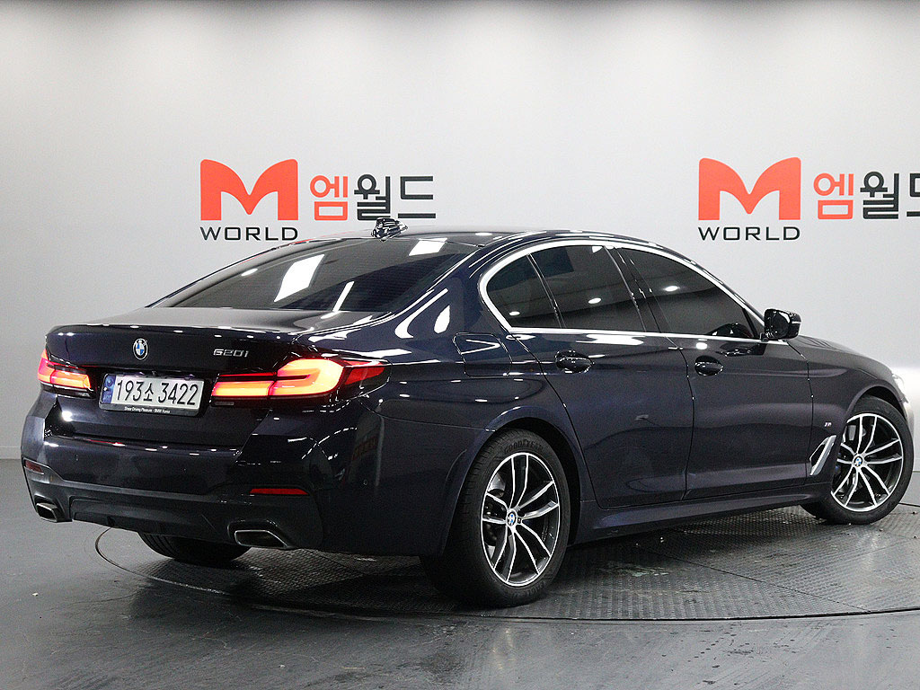 BMW 5-SERIES G30 2023