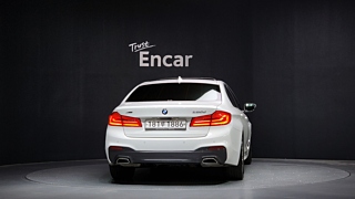 BMW 5-SERIES G30 2019