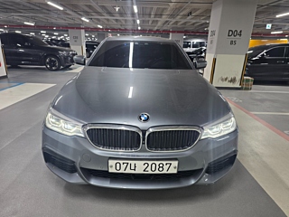 BMW 5-SERIES G30 2017