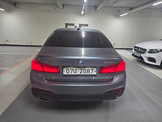 BMW 5-SERIES G30 2017