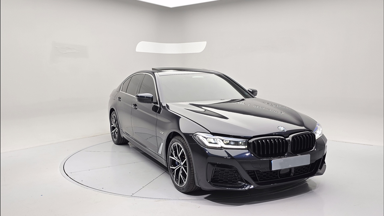 BMW 5-SERIES G30 2022