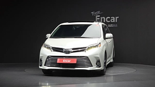 TOYOTA SIENNA 2018