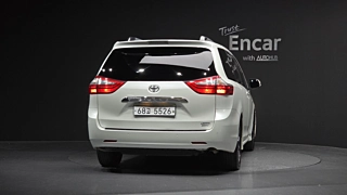 TOYOTA SIENNA 2018