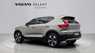 VOLVO XC40 2023