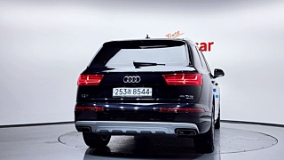 AUDI Q7 4M 2019