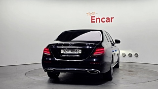 MERCEDES BENZ E-CLASS W213 2017