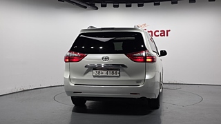TOYOTA SIENNA 2018