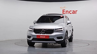 VOLVO XC40 2019