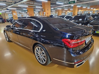BMW 7-SERIES G11 2017
