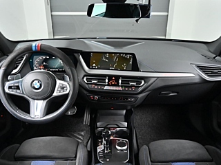 BMW 1-SERIES F40 2020