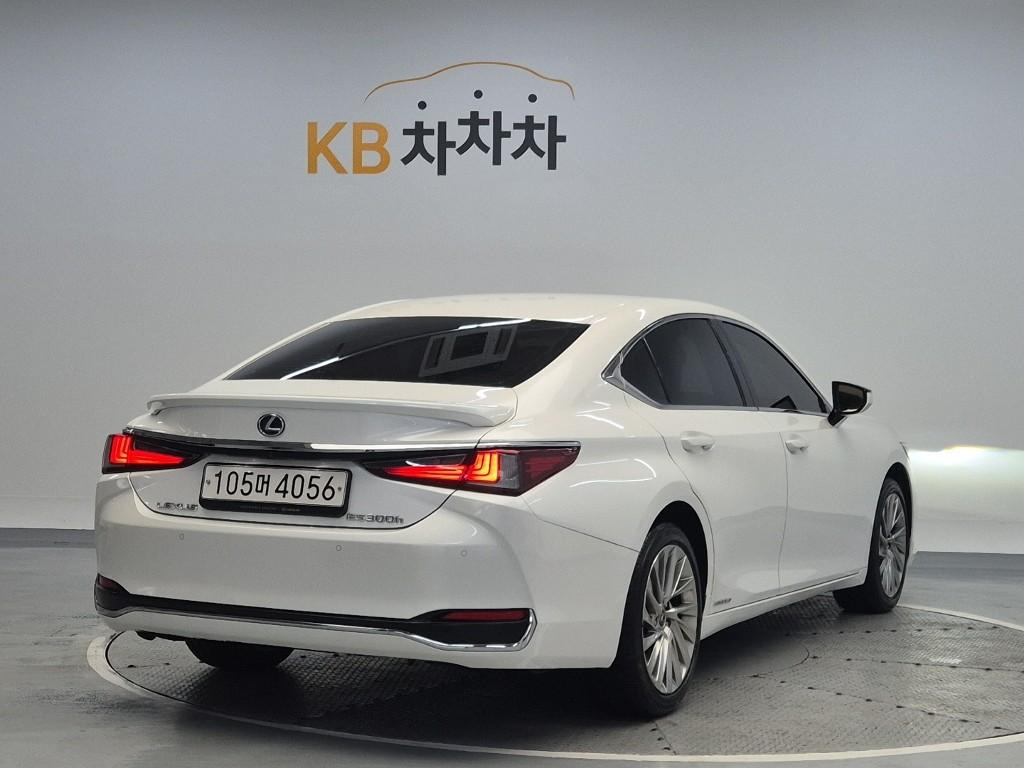 LEXUS ES300H 2020