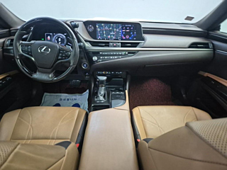 LEXUS ES300H 2020