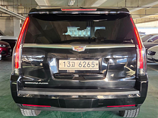 CADILLAC ESCALADE 2017