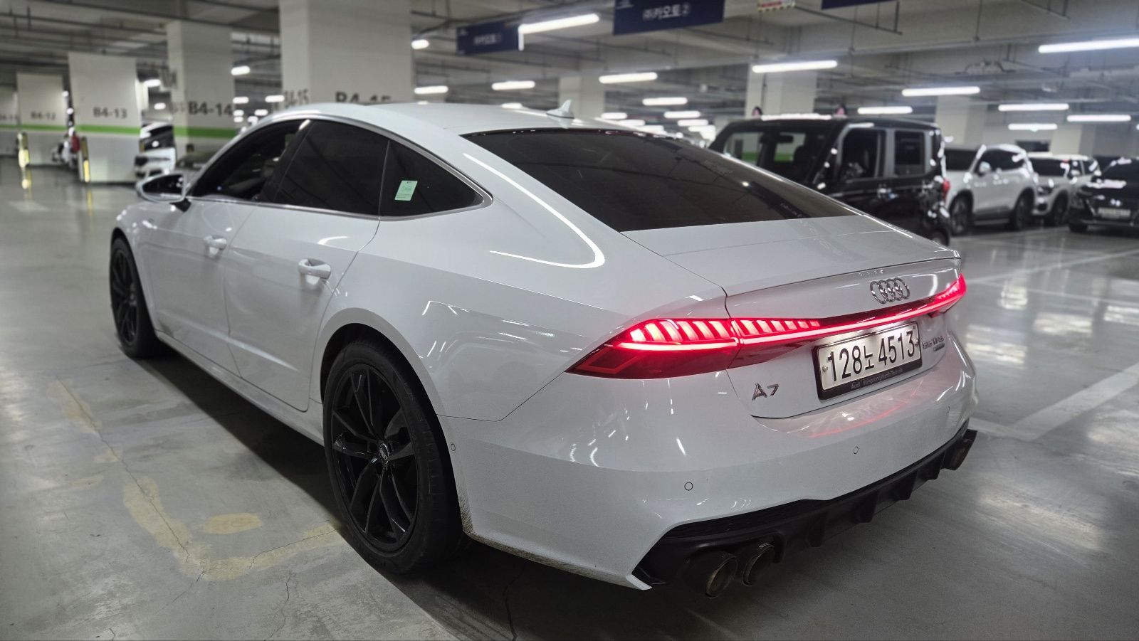 AUDI A7 4K 2020