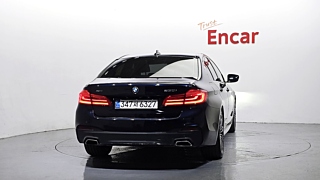 BMW 5-SERIES G30 2019