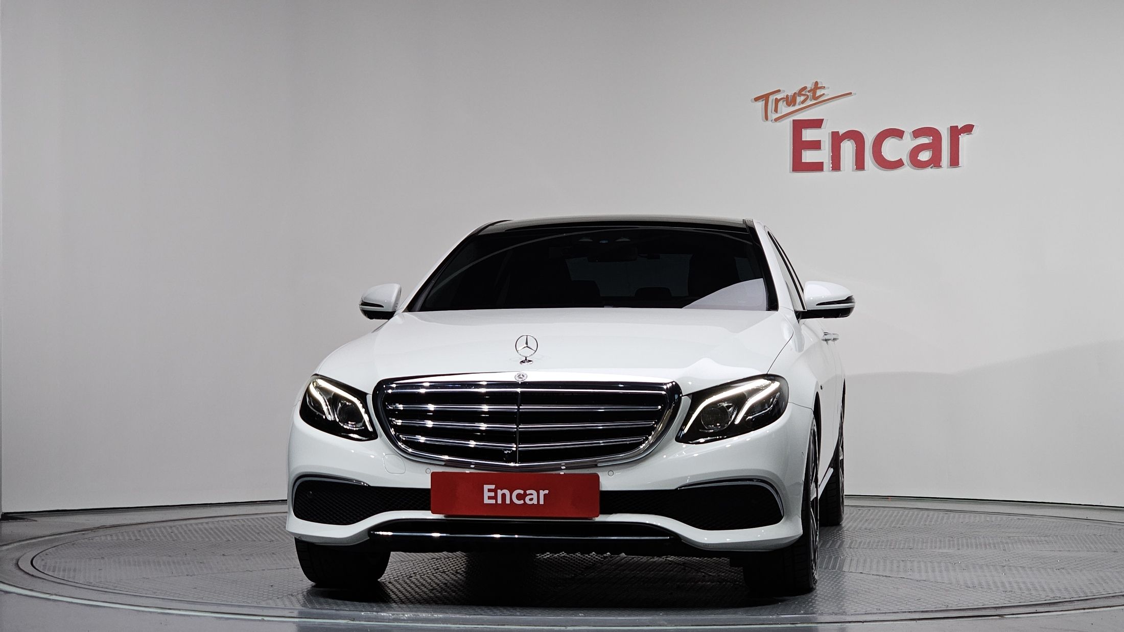 MERCEDES BENZ E-CLASS W213 2019