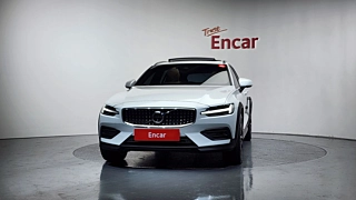 VOLVO V60 CROSS COUNTRY 2023