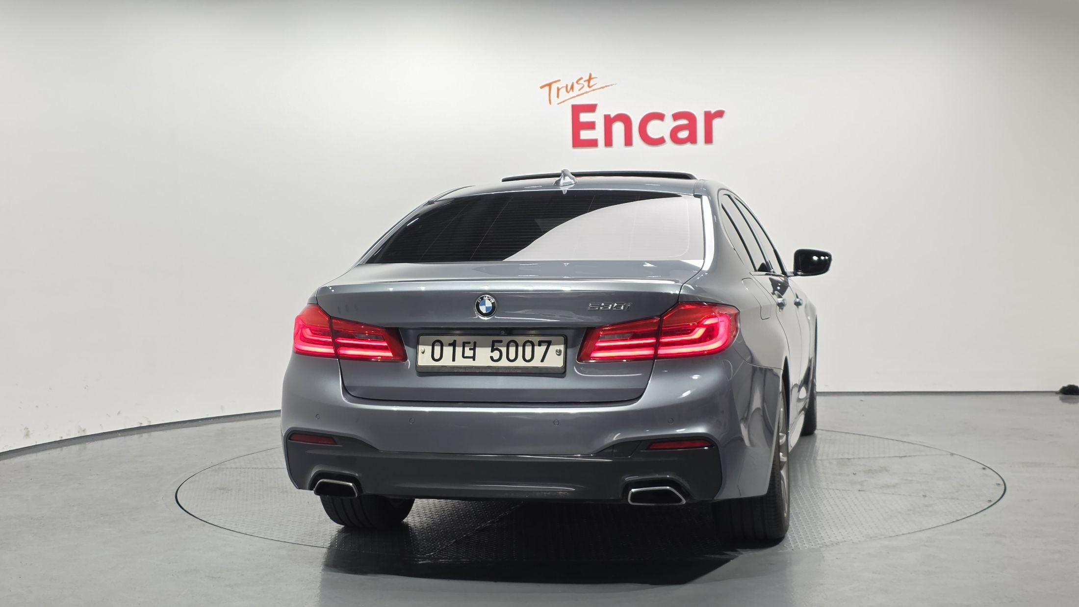 BMW 5-SERIES G30 2017