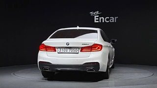 BMW 5-SERIES G30 2019