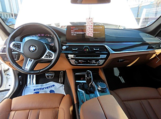 BMW 5-SERIES G30 2021