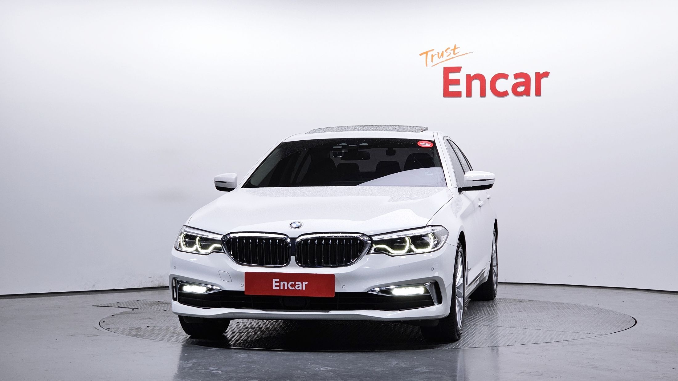 BMW 5-SERIES G30 2019