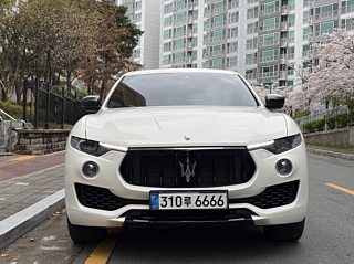 MASERATI LEVANTE 2018