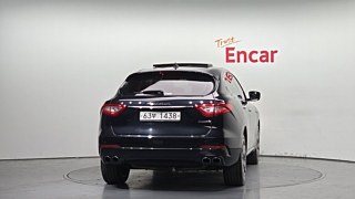 MASERATI LEVANTE 2017