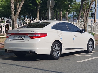 HYUNDAI GRANDEUR HG HYBRID 2016