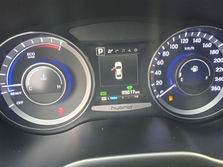 HYUNDAI GRANDEUR HG HYBRID 2016