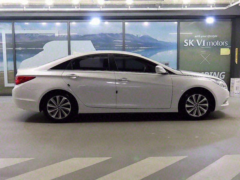 HYUNDAI SONATA THE BRILLIANT 2012