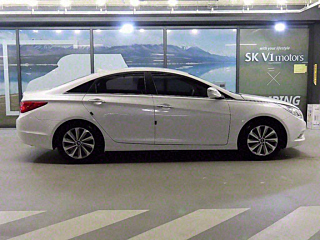HYUNDAI SONATA THE BRILLIANT 2012
