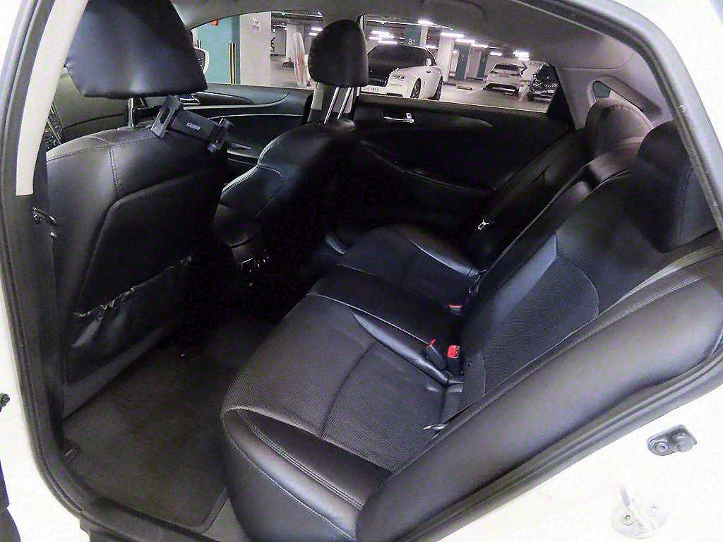 HYUNDAI SONATA THE BRILLIANT 2012