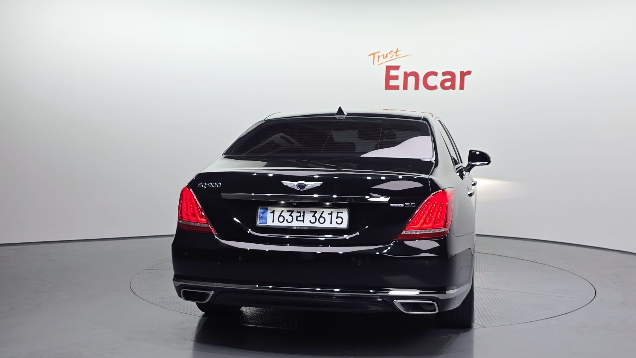 GENESIS EQ900 2016