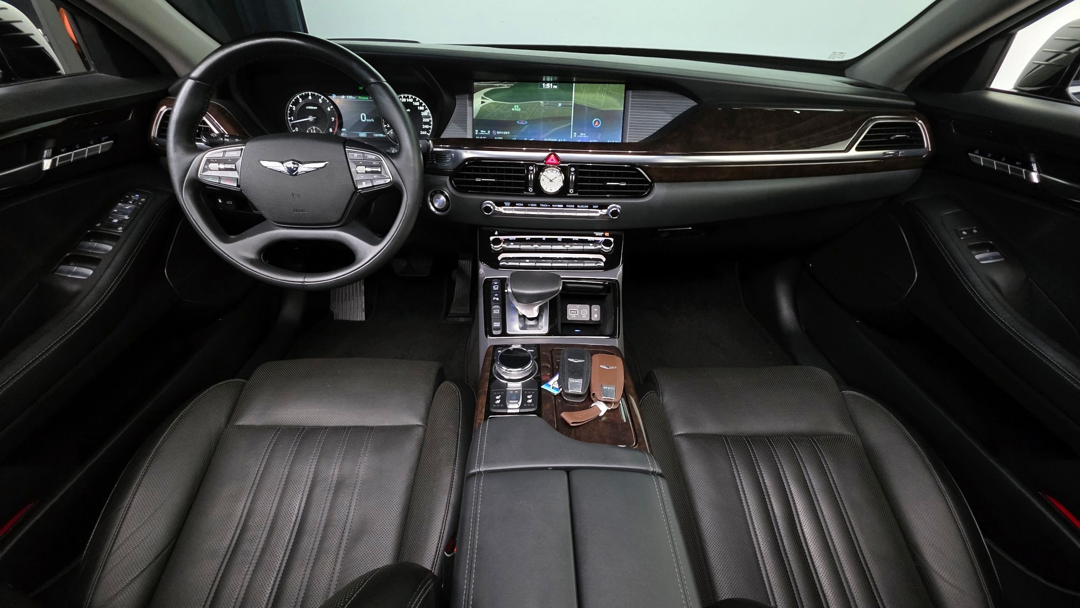 GENESIS EQ900 2016